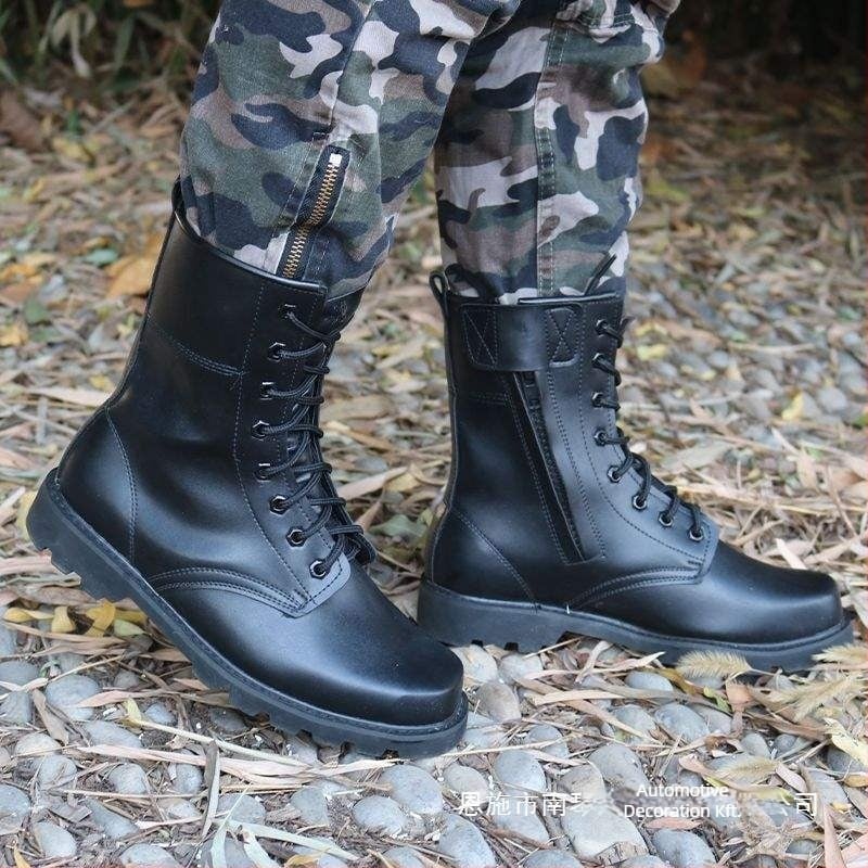 Férfi bakancs: mikroszálas bőr felsőrész, magas szár, gumírozott talp, vízálló, gyorsan száradó