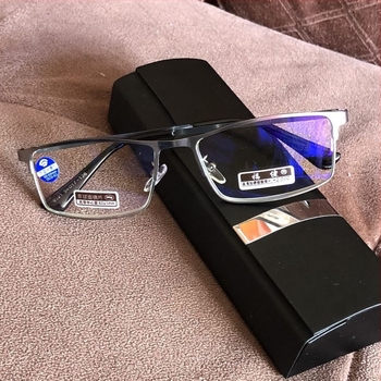 Fu Guy 8021 Olvasószemüveg – Fém teljes keret, Gyantából készült lencsék, Kékfény- és radiáció elleni védelem, 2024 tavasz