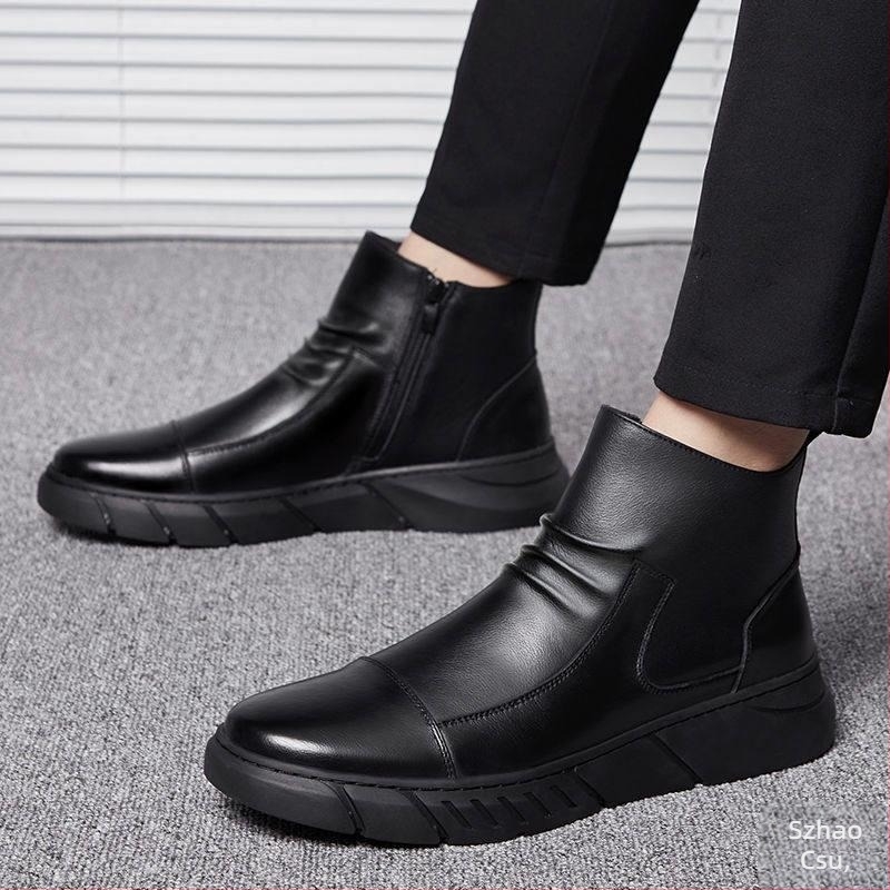 Férfi Martin bakancs bőrből, alacsony szár, fleece belső, gumitalp, Velcro-zárás