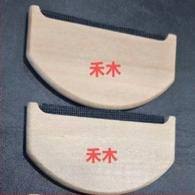 Kézi ruhaszöszmentesítő — fa test, kasmír fésű, ruhákhoz, Yiwu eredet, modern minimalist stílus