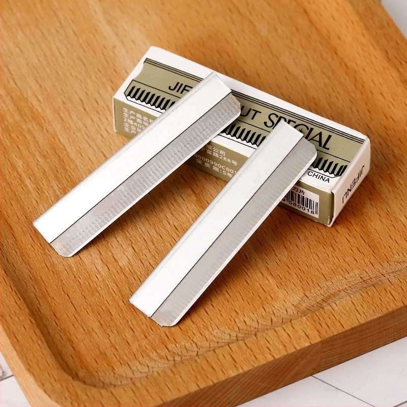 Szemöldöknyíró – rozsdamentes acél, márka nélküli, általános használatra, professzionális sminkeszköz