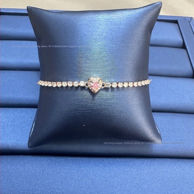 Női szív alakú karkötő ötvözetből, elektroplatolással