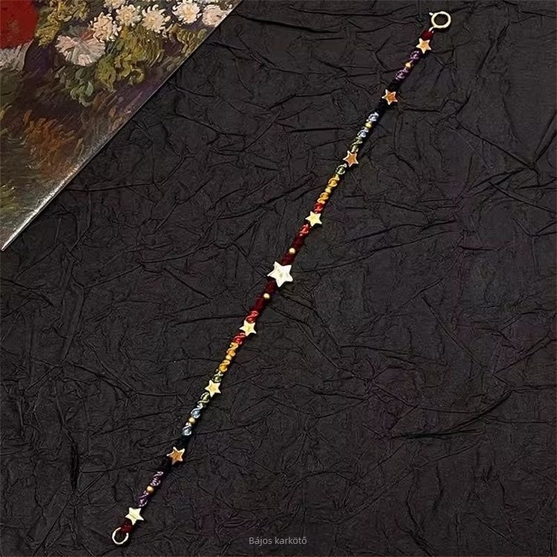 Női kézműves karkötő – kevert anyagok, romb alak, 2025 nyári kollekció