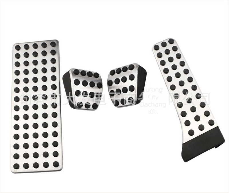 Mercedes-Benzhez készült rozsdamentes acél pedálzóna módosító készlet — kompatibilis a C-/E-osztállyal, GLK, GLC, S, SL, CLS modellekkel; automata váltó.