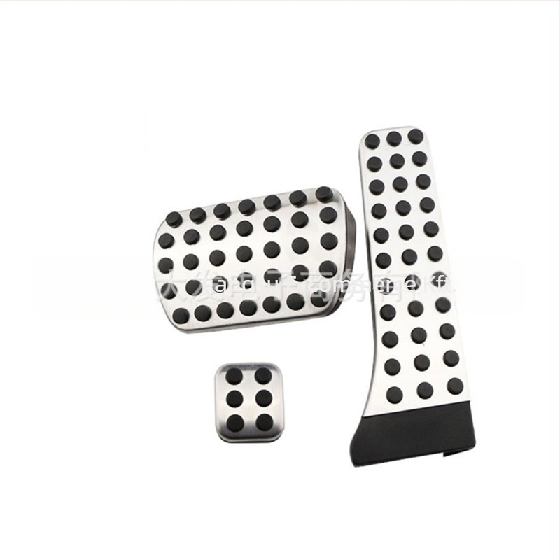 Mercedes-Benzhez készült rozsdamentes acél pedálzóna módosító készlet — kompatibilis a C-/E-osztállyal, GLK, GLC, S, SL, CLS modellekkel; automata váltó.