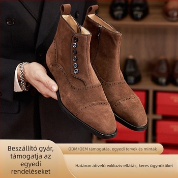 Férfi Chelsea bőrcsizma brit stílusban télre; vamp: első réteg tehénbőrből; belső és talpbetét disznó bőrből; talp: gumi; négyszögletes orr; alacsony sarok 1–3 cm; oldalsó cipzár.