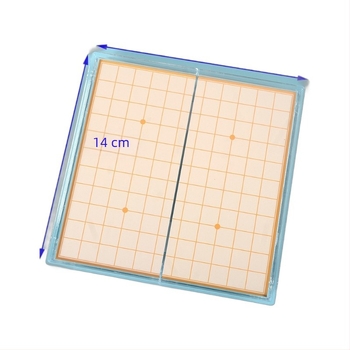 Mini mágneses kristály zseb sakk készlet összecsukható dizájnnal; műanyagból; dobozos csomagolás; 7–14 és 15–35 éveseknek; több játék egyben