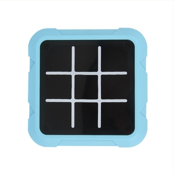 Egyben elektronikus játéktábla AI-vel Tic-Tac-Toe és Gomoku játékokhoz; műanyag kivitel; 4–6 éveseknek.