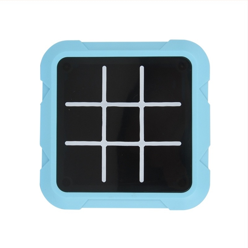 Egyben elektronikus játéktábla AI-vel Tic-Tac-Toe és Gomoku játékokhoz; műanyag kivitel; 4–6 éveseknek.