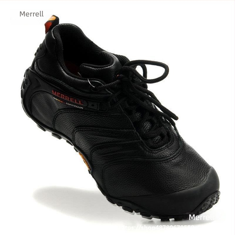 Túra cipő – alacsony felső rész, EVA felső rész, hálós belső, EVA középtalp habosított, gumírozott külső talp, csat zárás