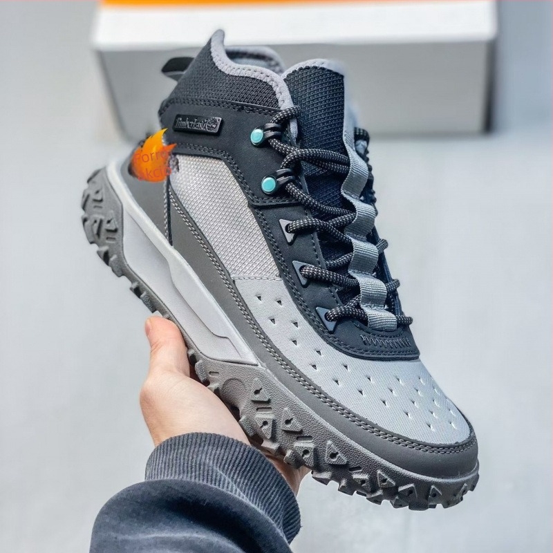 Meleg, magas szárú túracipő – uniszex mindennapi cipő (bőr felsőrész, gumi talp, kerek orr, slip-on)