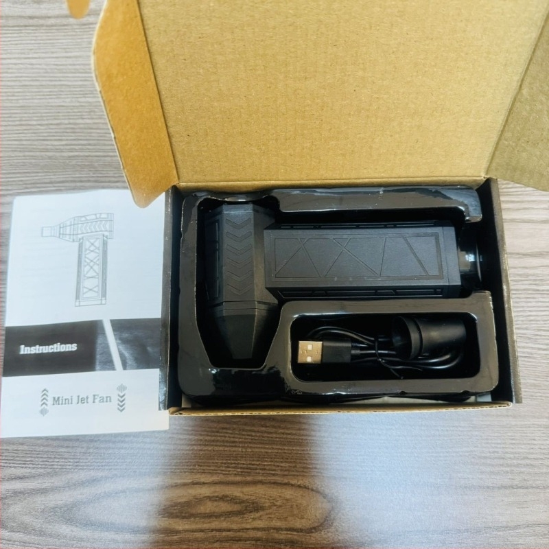 Kézben tartható penge nélküli autóventilátor, 4 sebesség, 120W, 12V, beépített akkumulátor 2000–4000mAh, brushless motor