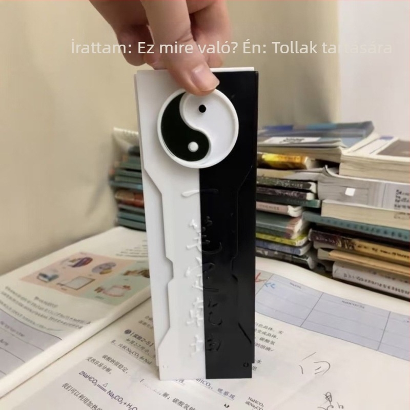 Tolltartó kard dizájnnal, négyszögletes műanyag tok, prémium márka nélküli
