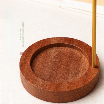 Kaligráfiai ecsettartó, fém + tömör fa, függő kivitel, kerek réz tolltartó akasztó