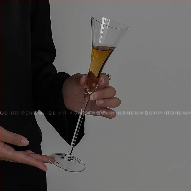 Virágos szárú boros pohár, modern minimalista dizájn, üveg anyaga, kapacitás 1-100 ml, testreszabható