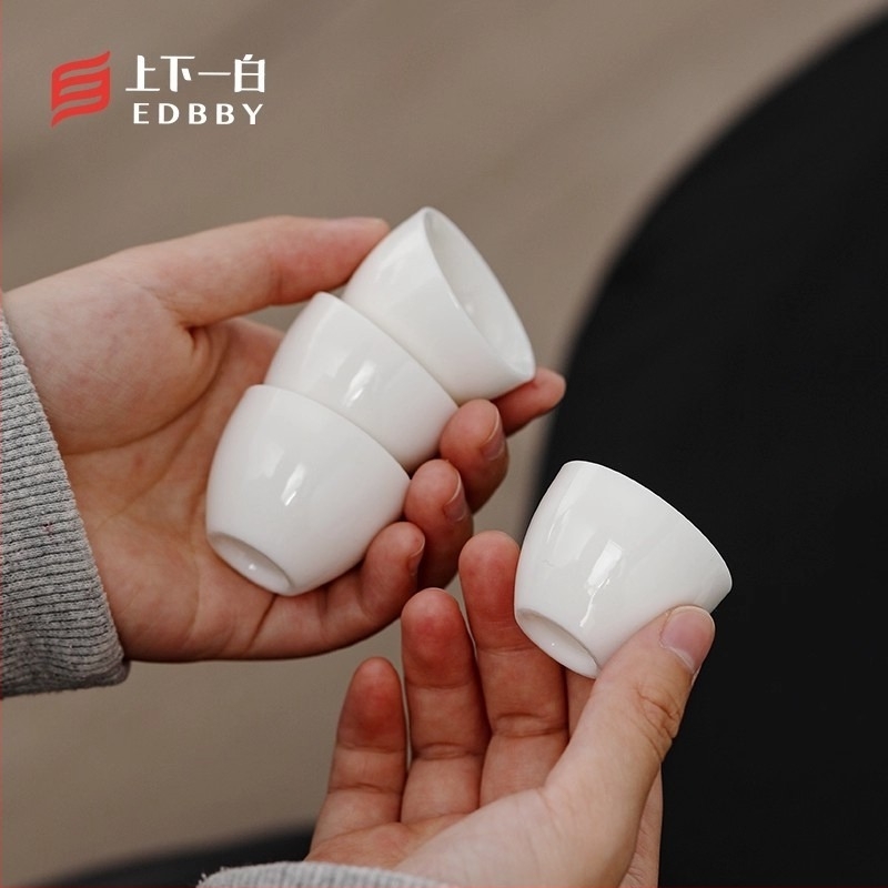 Porcelán szeszes italok pohara, modern minimál stílus, 1–100 ml kapacitás, egy darab