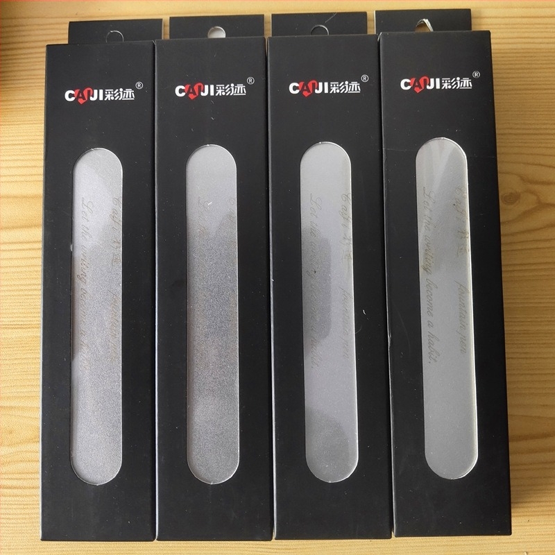 204-es modellű toll irídium tollheggyel, fogás korrigálása, kettős tintaellátó rendszerrel, műanyag test, ajándékdoboza