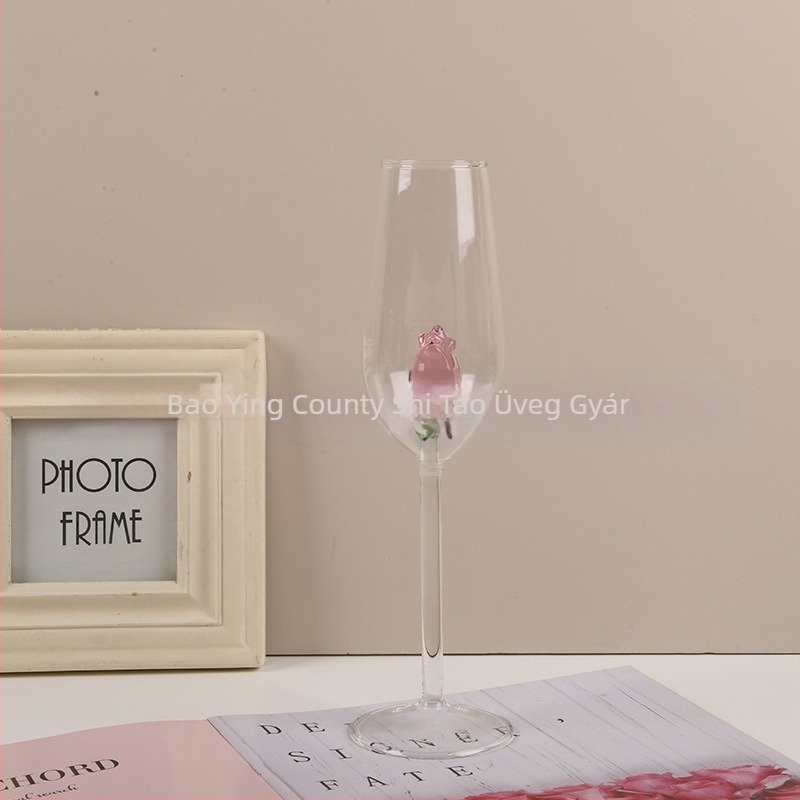 Kristály koktél pohár (kapacitás 301–400 ml; stílus modern minimalista; csomagolás papírdoboz)