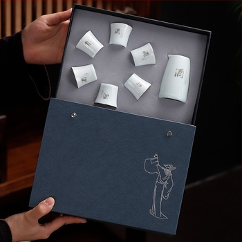 Porcelán boros készlet pohárral és szeparátorral | Modern minimalist design | Logónyomtatás elérhető | Csomagolás: 24 darab | 5 készlet