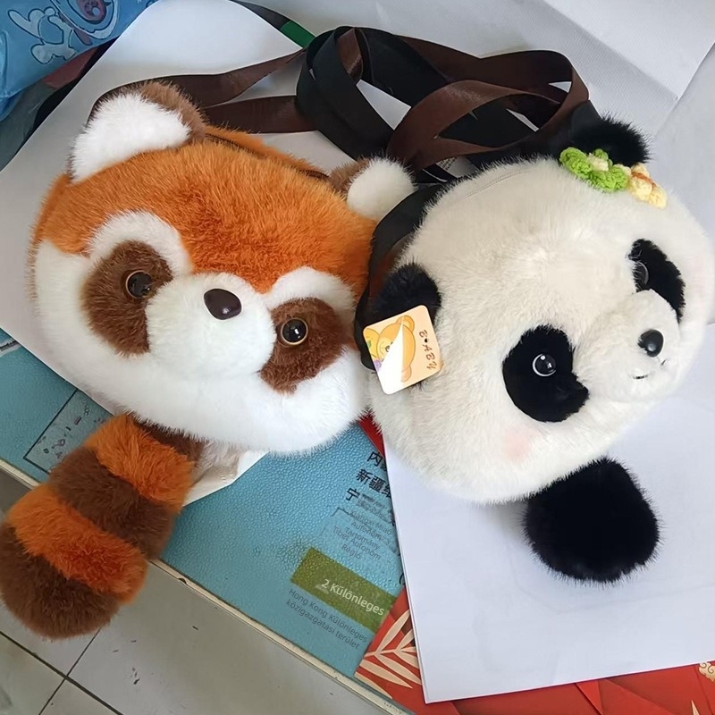 Jinghao mosómedve plüss játék nyújtható farokkal (Márka: Jinghao; Anyag: rövid plüss; Töltőanyag: PP pamut; Csomagolás: Mesh bag; Korosztály: 14+)