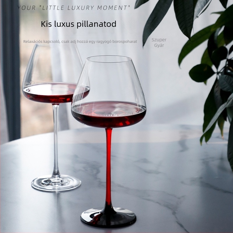 Vörösboros pohár készlet (2 db) - ólommentes kristályüveg, kapacitás 601–700 ml, modern minimalista stílus, Blossom Reflecting Moon