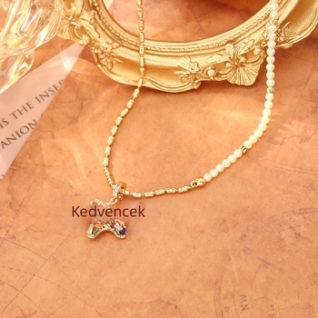 Réz nyaklánc cirkóniával berakott medállal, splice lánc, hossz 41–50 cm, tömeg 11,5 g