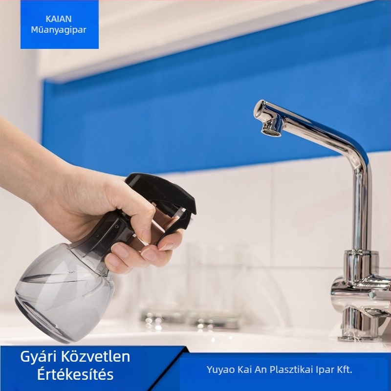 Műanyag öntöző / permetező palack, atomizáló fúvóka, kézi nyomással működtetve, otthoni kertészkedéshez.