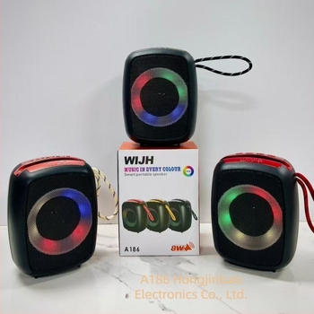 Hordozható vezeték nélküli Bluetooth hangszóró RGB világítással és mély hanggal
