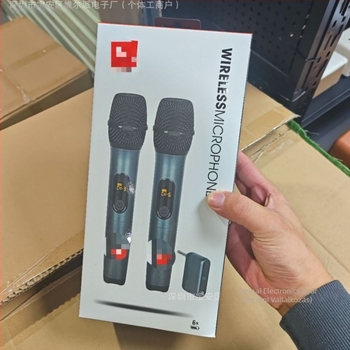 Vezeték nélküli lavalier mikrofonrendszer Bluetooth 5.3-mal, 100 Hz–20 kHz, SNR ≥70 dB, üzemidő 6–8 óra