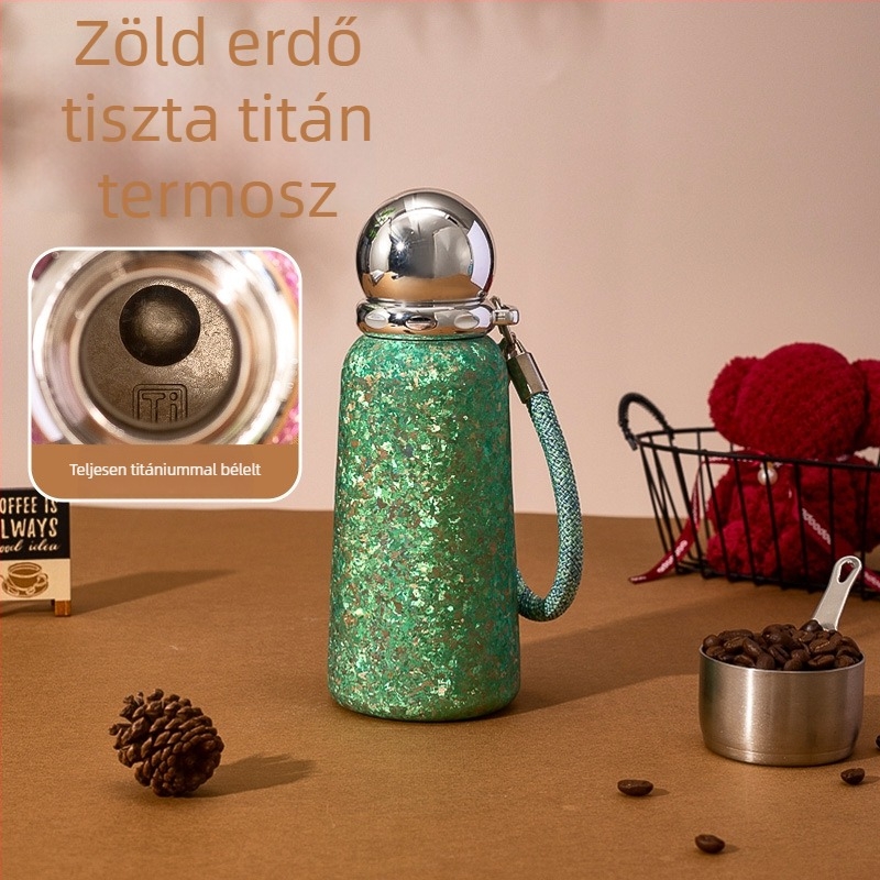 Tiszta titánból készült izolált pohár antibakteriális védelemmel, hőmérsékletzáró funkció, hordozó zsinórral, 6–12 órás szigetelés