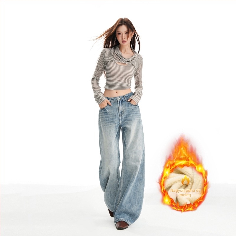 Szimitar szabású farmernadrág, laza, széles szárú, alacsony derekú, koptat denim, velúr részletek, 70–80% pamut