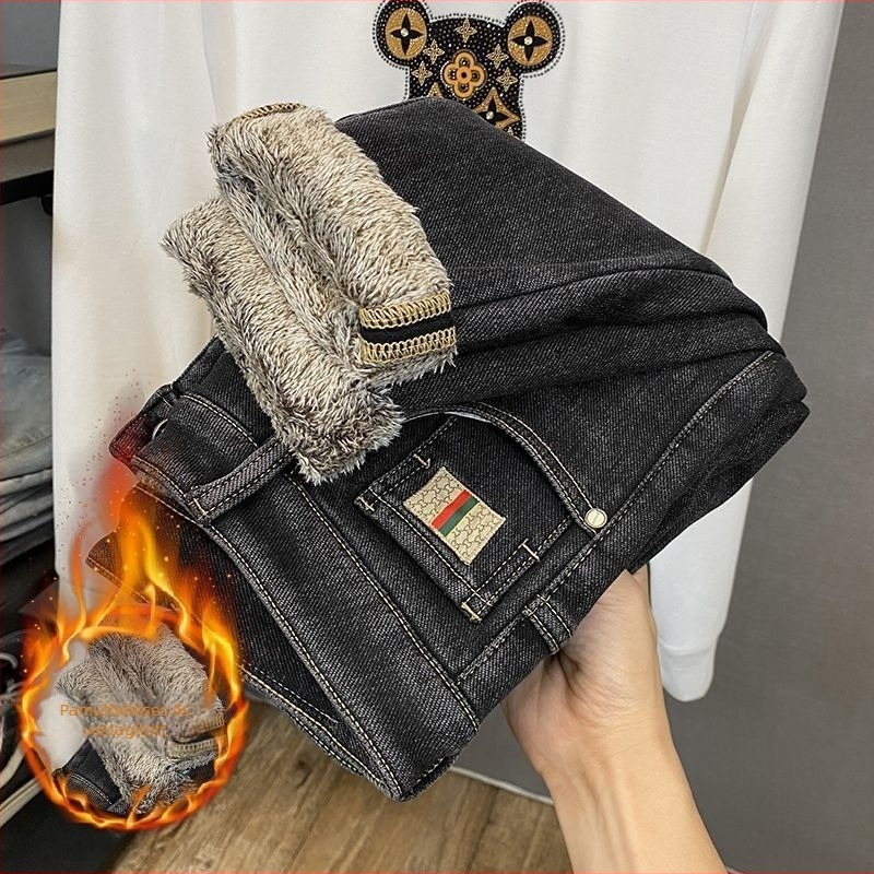 Téli polár béléses férfi farmernadrág, pamut denim anyagból, középmagas derekú, szűk szabású, cipzár