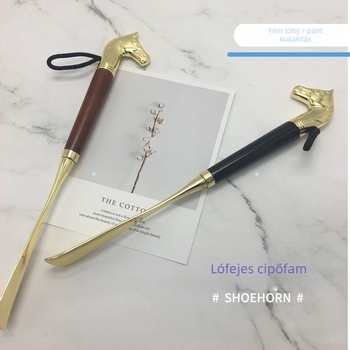 Fém cipőkanál lófej dizájnnal; modell: Horse head metal shoehorn; stílus: shoehorn; anyag: fém; egész éves használat