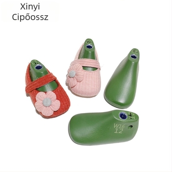 Csecsemő cipőmanöken, modell 7019, stílus W16, textil cipőkhoz, márka New Billion