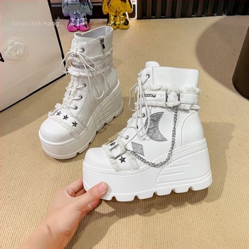 Női punk bakancs platformos szegecsekkel, kerek orr, 6–8 cm-es klinikussal, oldalsó cipzár