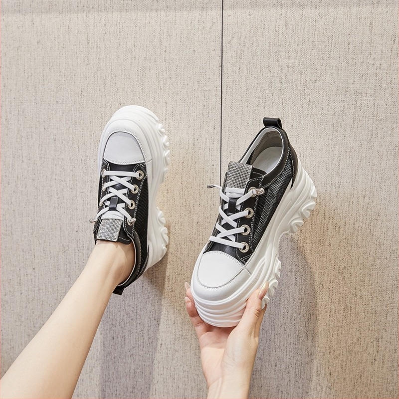 Női sportos casual cipő természetes bőr felsőrész, alacsony felső rész, kerek orr, 6–8 cm négyzetes sarkú, PU talp