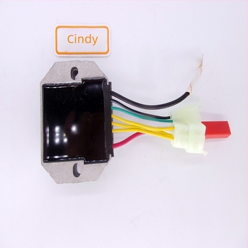 Motorkerékpár egyenirányító és feszültségszabályozó alumínium házban, modell BAJAJ BA a, tömege 195 g