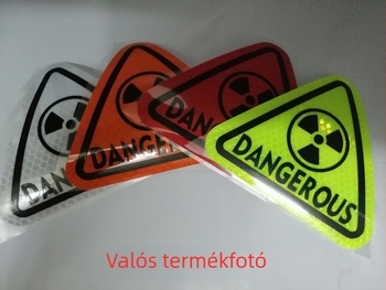 Autókarosszériára szánt matrica háromszög alakú figyelmeztető csíkokkal, gyémánt osztályú fényvisszaverő fólia, erős tapadás, angol feliratok és grafika, rajzfilmszerű stílus, testre szabható