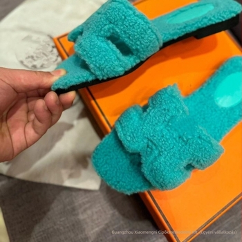 Mindennapi suede papucs juhbőrrel béléssel, gumírozott talppal, anti-slip, meleg, slip-on