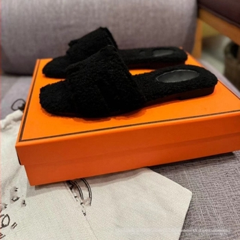 Mindennapi suede papucs juhbőrrel béléssel, gumírozott talppal, anti-slip, meleg, slip-on