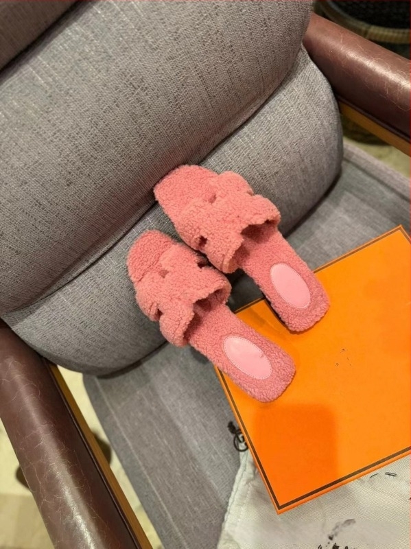 Mindennapi suede papucs juhbőrrel béléssel, gumírozott talppal, anti-slip, meleg, slip-on