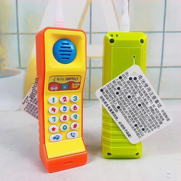 Gyerekeknek készült multifunkcionális játéktelefon fény- és zenei funkcióval, műanyag kivitel, elemmel működik, 7–14 éveseknek