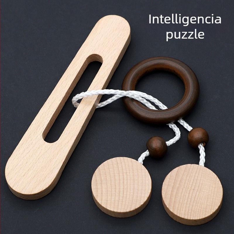 Fából készült Kongming Lock / Luban Lock – logikai puzzle; anyag: fa; termékkód: Lhmbs-2345; javasolt életkor: 7–14 év