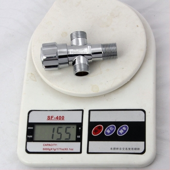 Háromutas réz szögletes szelep, 1 bemenet/2 kimenet, falba épített telepítés, működési nyomás 0,8–1,2 MPa