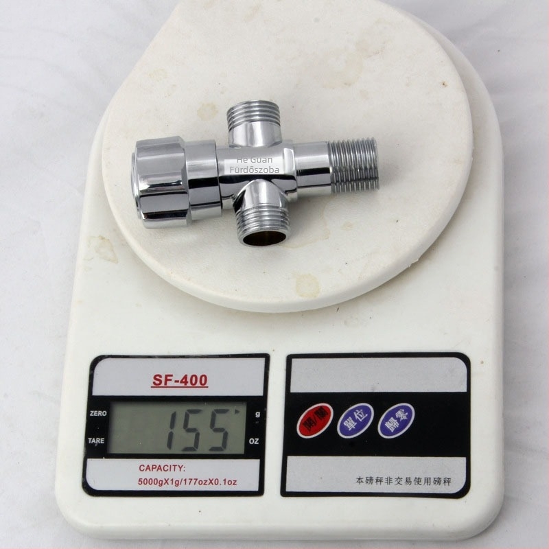 Háromutas réz szögletes szelep, 1 bemenet/2 kimenet, falba épített telepítés, működési nyomás 0,8–1,2 MPa