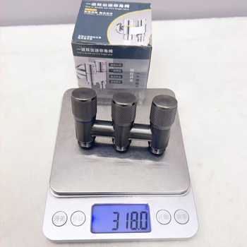 AV-1110 Négyutas sarokcsap, rozsdamentes acélból, falra szerelhető, üzemnyomás 0,6 MPa, belső Ø 15 mm, beltéri és kültéri használatra