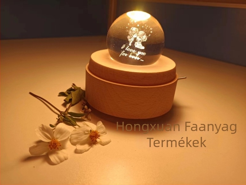 Zeneszerű kristálygömb LED világító forgó alapzattal, bükkfa, Hongxuan