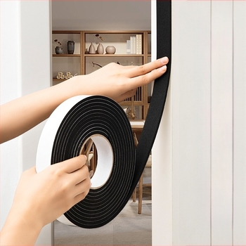 Ajtóhézag-szigetelő szalag — hangszigetelés, szélálló és fényblokkoló funkciók, alkalmas bejárati, hálószoba és belső ajtókhoz