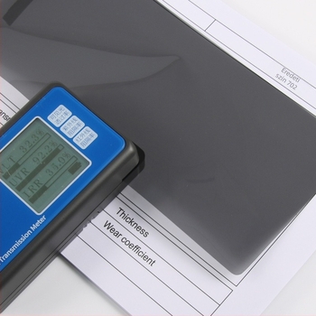 Autóablak fólia – HD élesség, PET 2 mil, 6–75% fényáteresztés, 85–99% hőszigetelés, 99% UV védelem, univerzális illeszkedés