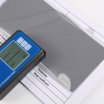 Autóablak fólia – HD élesség, PET 2 mil, 6–75% fényáteresztés, 85–99% hőszigetelés, 99% UV védelem, univerzális illeszkedés